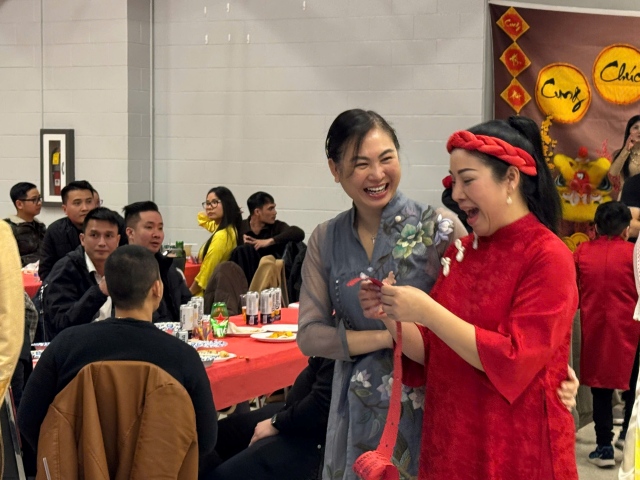 Cộng đồng người Việt Nam: Vươn lên bằng trí tuệ và đoàn kết