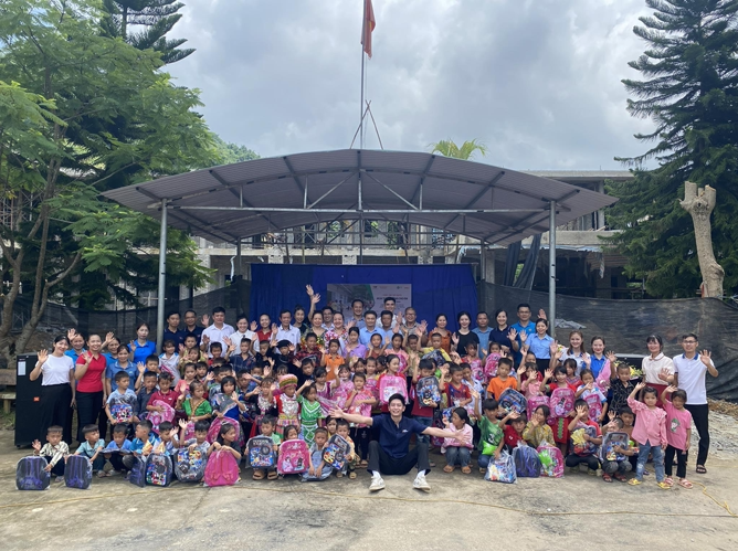 Những hoạt động ý nghĩa của chương trình thiện nguyện “Mùa tựu trường cho em” tại trường Tiểu học DTBT Kiến Thiết – Tuyên Quang 